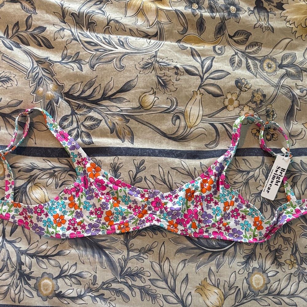 Floral Underwire Bikini Top in Multicolor